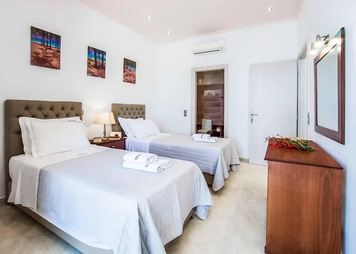 Azure Villa Spathíon